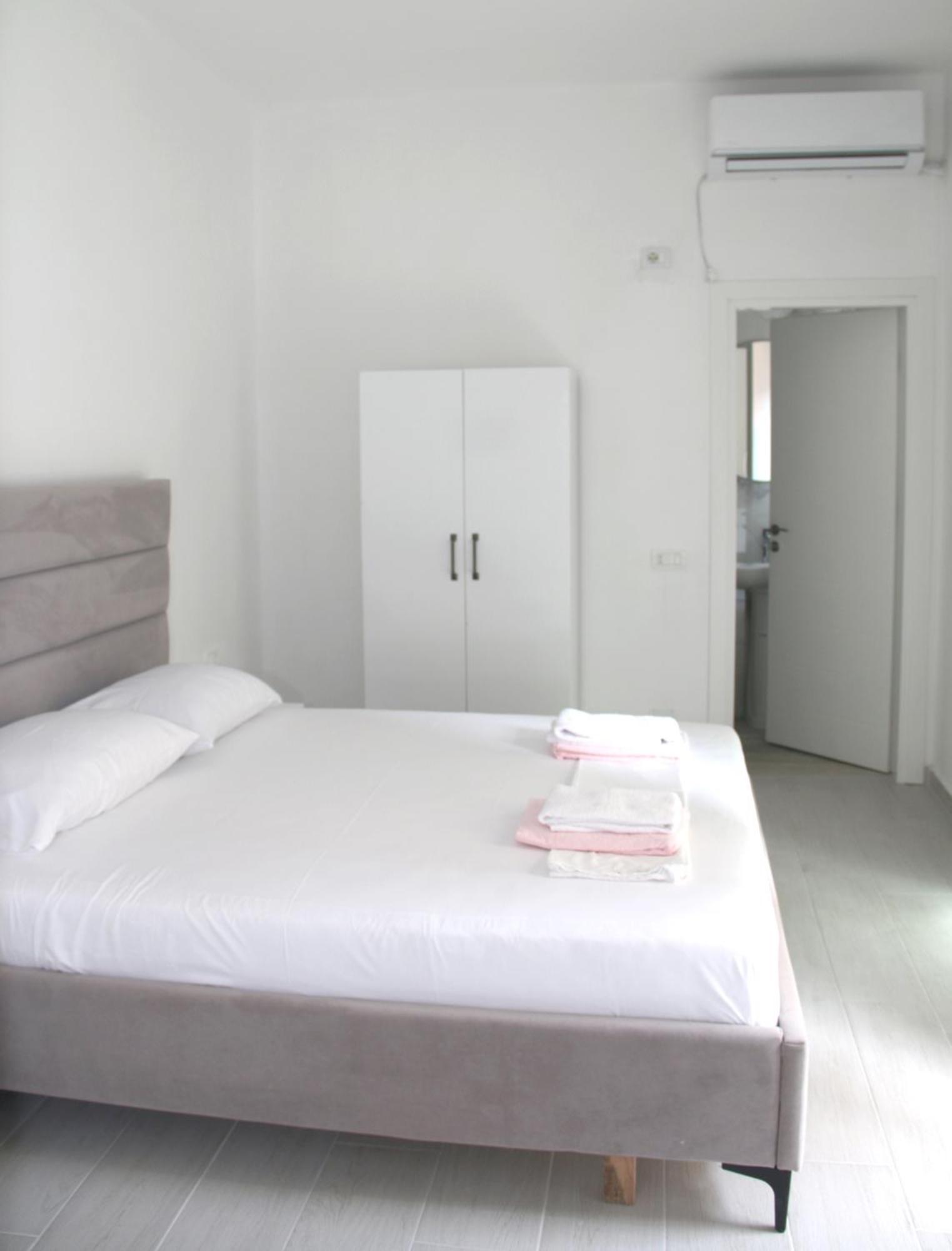 Vila Jovani Sarandë Buitenkant foto